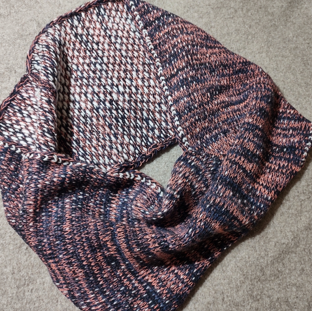 NWT Roxy infinity scarf - Picture 5 of 5